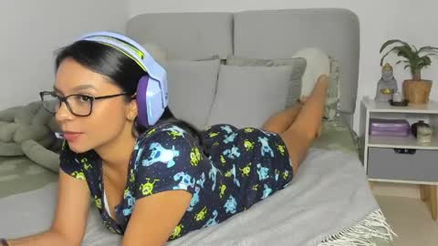   online show from 17, 4, 2026