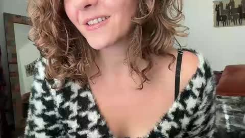 Leah Sparkles online show from 17, 10, 2025