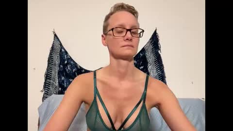 Snapshot of leahwilde chatting on 2, 1, 2025 Lee online show from 2, 1, 2025