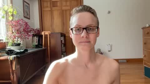 Snapshot of leahwilde chatting on 8, 2, 2025 Lee online show from 8, 2, 2025