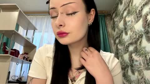 Snapshot of leanorabollman chatting on 2, 4, 2026 Kiki online show from 2, 4, 2026