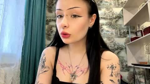 Snapshot of leanorabollman chatting on 13, 4, 2026 Kiki online show from 13, 4, 2026