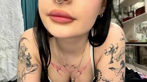 Snapshot of leanorabollman chatting on 15, 4, 2026 Kiki online show from 15, 4, 2026