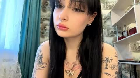 Snapshot of leanorabollman chatting on 16, 4, 2026 Kiki online show from 16, 4, 2026