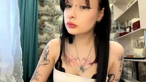 Snapshot of leanorabollman chatting on 19, 4, 2026 Kiki online show from 19, 4, 2026