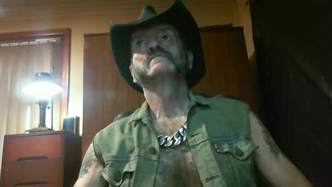 leathergreaser online show from 25, 3, 2026