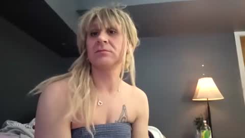 Snapshot of leavemealonex chatting on 19, 1, 2026 Control your own trans girl online show from 19, 1, 2026