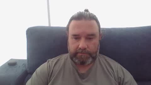 lecheare28 online show from 11, 2, 2025