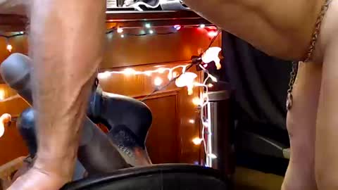 Snapshot of leecox777 chatting on 12, 10, 2025 Lee Cox online show from 12, 10, 2025