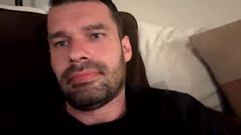 Snapshot of leexxx_69 chatting on 25, 10, 2025 leexxx_69 online show from 25, 10, 2025