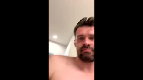 Snapshot of leexxx_69 chatting on 26, 10, 2025 leexxx_69 online show from 26, 10, 2025