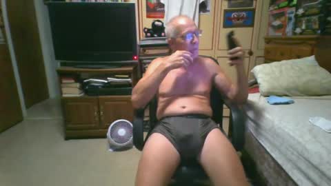 Snapshot of leezamm1132 chatting on 22, 6, 2026 leezamm1132 online show from 22, 6, 2026