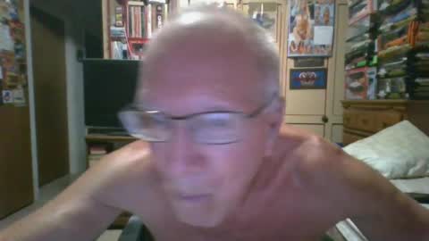 Snapshot of leezamm1132 chatting on 24, 6, 2026 leezamm1132 online show from 24, 6, 2026