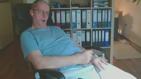 Snapshot of lefti27 chatting on 19, 2, 2026 Dave online show from 19, 2, 2026