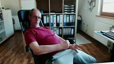 Snapshot of lefti27 chatting on 8, 3, 2026 Dave online show from 8, 3, 2026