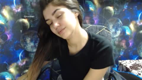 Snapshot of legenda_liya chatting on 12, 11, 2025 Liya online show from 12, 11, 2025