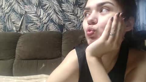 Snapshot of legenda_liya chatting on 19, 11, 2025 Liya online show from 19, 11, 2025