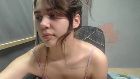 Snapshot of legenda_liya chatting on 24, 11, 2025 Liya online show from 24, 11, 2025