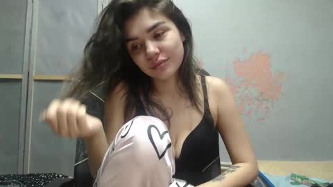 Snapshot of legenda_liya chatting on 27, 11, 2025 Liya online show from 27, 11, 2025
