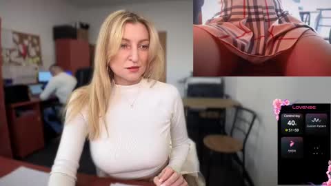 Snapshot of legsl0ng chatting on 10, 2, 2025 LegsLONG online show from 10, 2, 2025