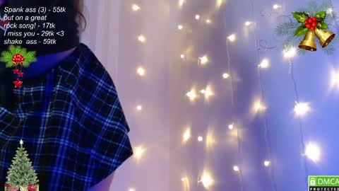 Snapshot of leia_bell chatting on 5, 1, 2025 hey Im Leia and I love rock online show from 5, 1, 2025