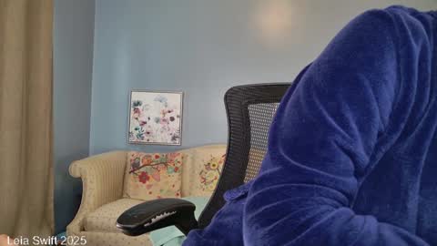 Snapshot of leiaswift chatting on 12, 1, 2025 Leia Swift online show from 12, 1, 2025