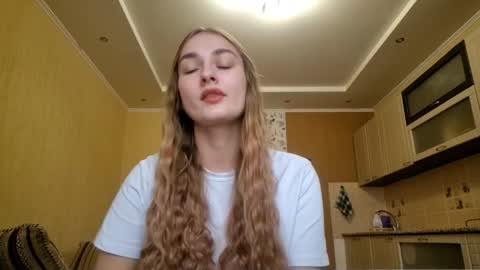 Luna online show from 23, 2, 2026