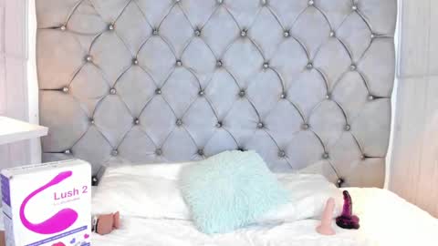 LEIGH ANGELS online show from 31, 12, 2024