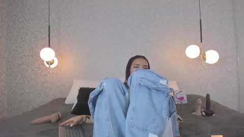 LEIGH ANGELS online show from 19, 9, 2025