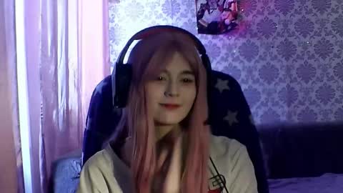 Snapshot of leigharedcross chatting on 6, 2, 2026 Viola online show from 6, 2, 2026