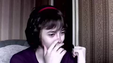 Snapshot of leigharedcross chatting on 3, 3, 2026 Viola online show from 3, 3, 2026