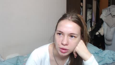Snapshot of leila_bambi chatting on 4, 2, 2025 leila_bambi online show from 4, 2, 2025