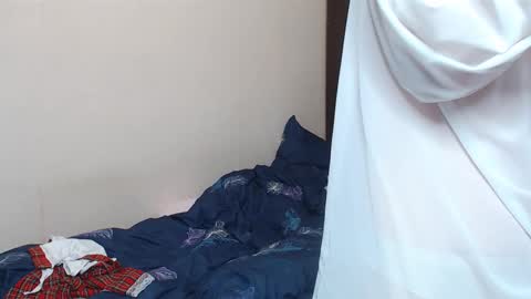 Snapshot of leila_bambi_ chatting on 22, 2, 2025 leila_bambi_ online show from 22, 2, 2025