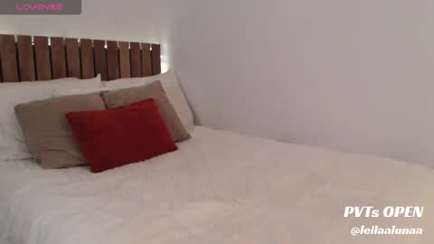 LEILA LUNA online show from 7, 1, 2026