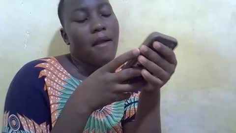 Snapshot of leilah_cute19 chatting on 9, 5, 2026 leilah_cute19 online show from 9, 5, 2026