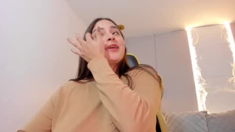 Snapshot of lena_jhons chatting on 27, 11, 2025 lena_jhons online show from 27, 11, 2025