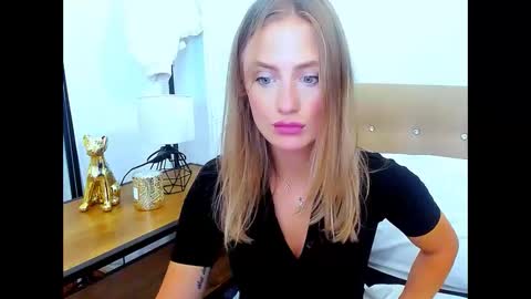 Snapshot of lena_sexi chatting on 12, 9, 2025 lena_sexi online show from 12, 9, 2025