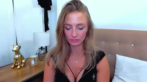 Snapshot of lena_sexi chatting on 1, 10, 2025 lena_sexi online show from 1, 10, 2025