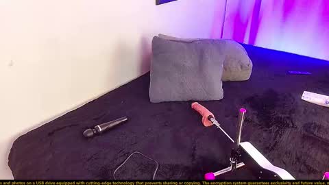 Lenaandwilliam online show from 3, 1, 2025