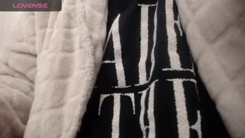 lenagolden online show from 3, 1, 2025