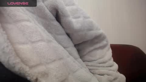 lenagolden online show from 31, 1, 2025