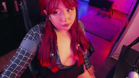 Lenna Kang online show from 12, 9, 2025