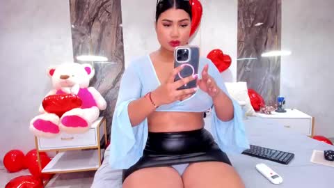 Lenathompson online show from 21, 2, 2025