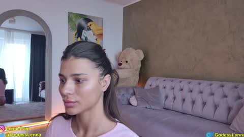 Lenna Goddess online show from 7, 11, 2025