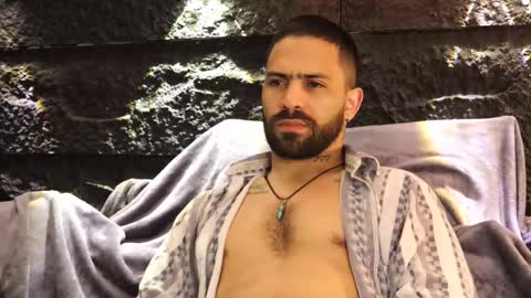 Leo  Diaz online show from 2, 12, 2025