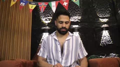 Snapshot of leo_diaz01 chatting on 12, 7, 2026 Leo Diaz online show from 12, 7, 2026