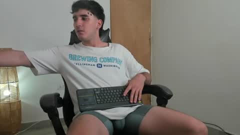 Snapshot of leo_jones389 chatting on 11, 6, 2026 Leo Jones online show from 11, 6, 2026
