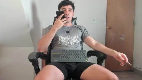 Snapshot of leo_jones389 chatting on 8, 7, 2026 Leo Jones online show from 8, 7, 2026