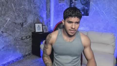 Leo independent model online show from 20, 10, 2025