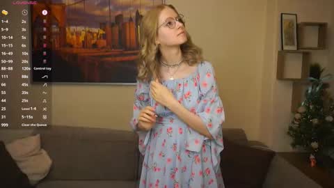 Hello Im Roxy Im just starting my journey here so lets get acquainted online show from 4, 3, 2026